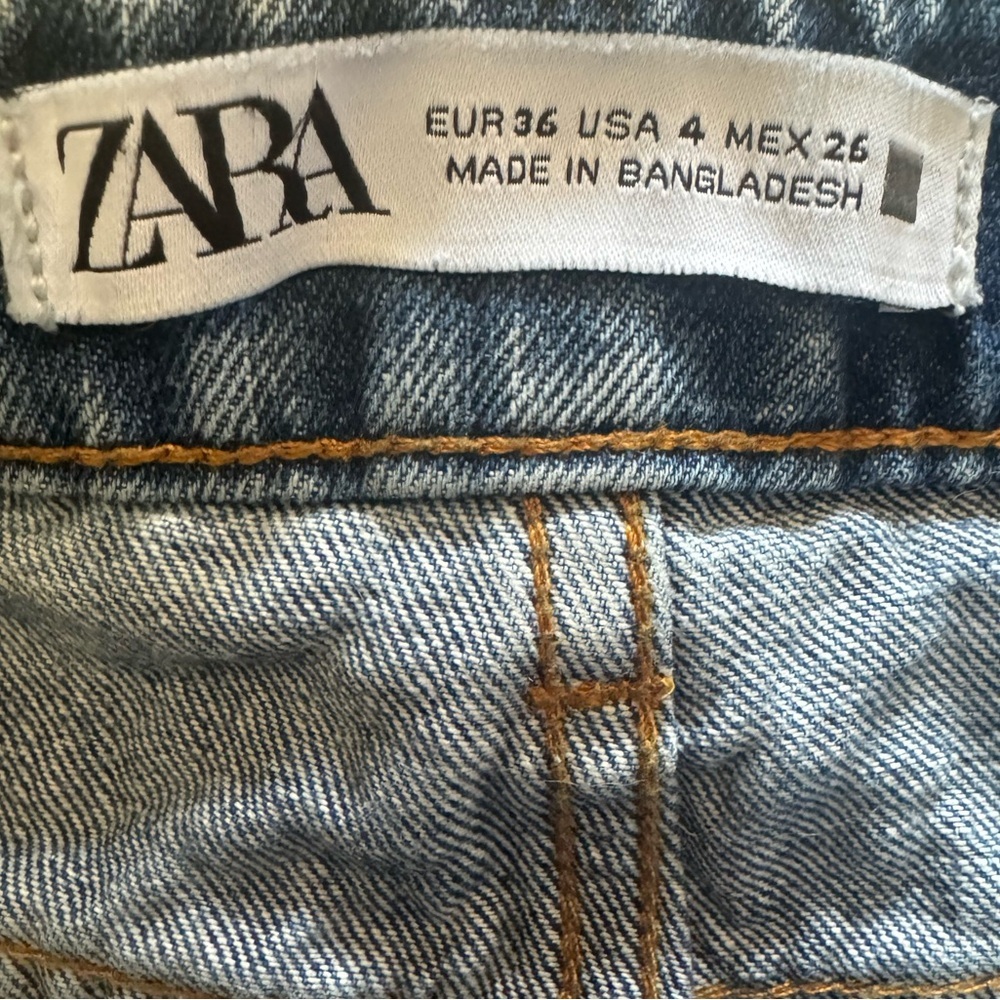 🖤 ZARA Distressed Denim Shorts - Size 4 / 26 | High Rise | Raw Hem - Picture 7 of 9